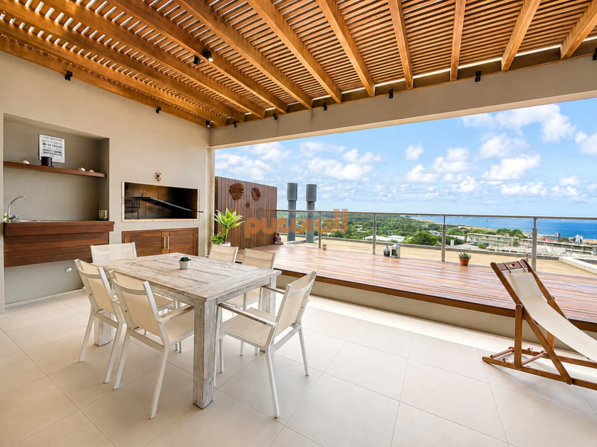 Venta de hermoso departamento de 2 dormitorios más parrillero en Punta Ballena