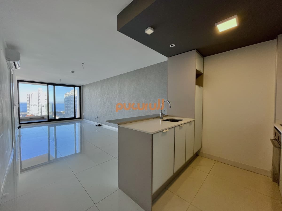 Apartamento de 1 Dormitorio en edificio Artower, Sin Muebles, Punta del Este