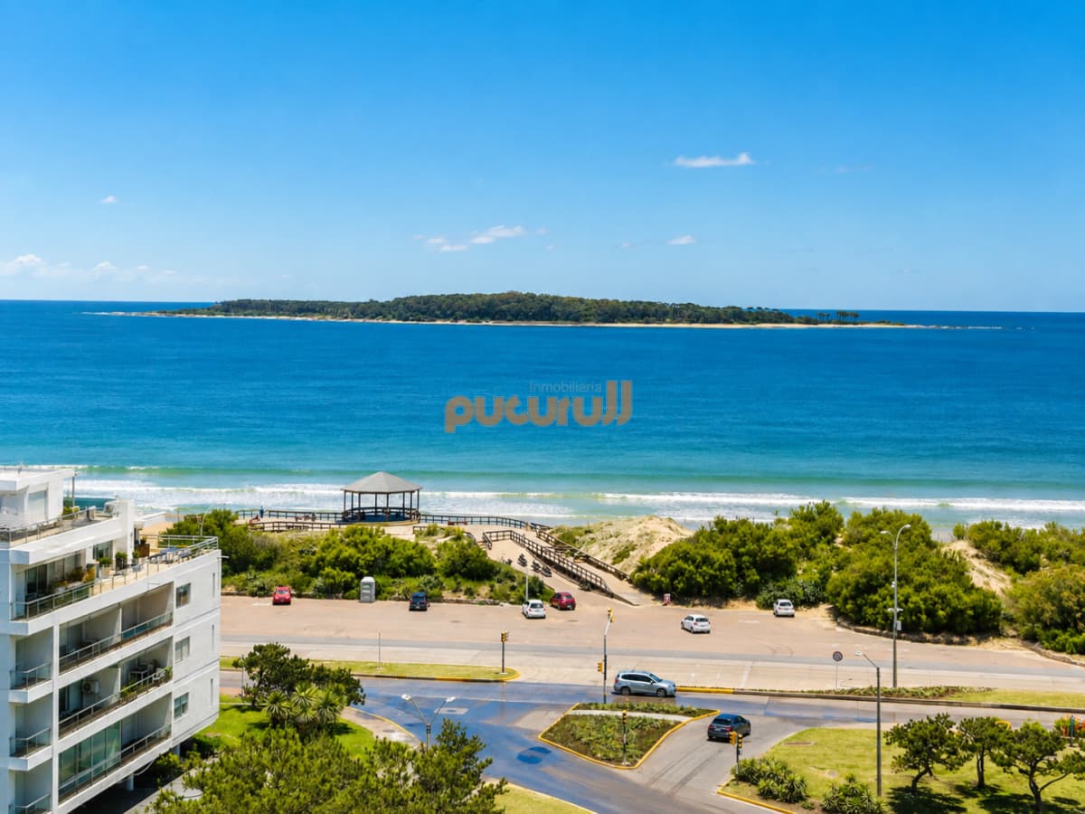 Alquiler temporario de excelente apartamento en torre Le Jardin de Playa Mansa, Punta del Este