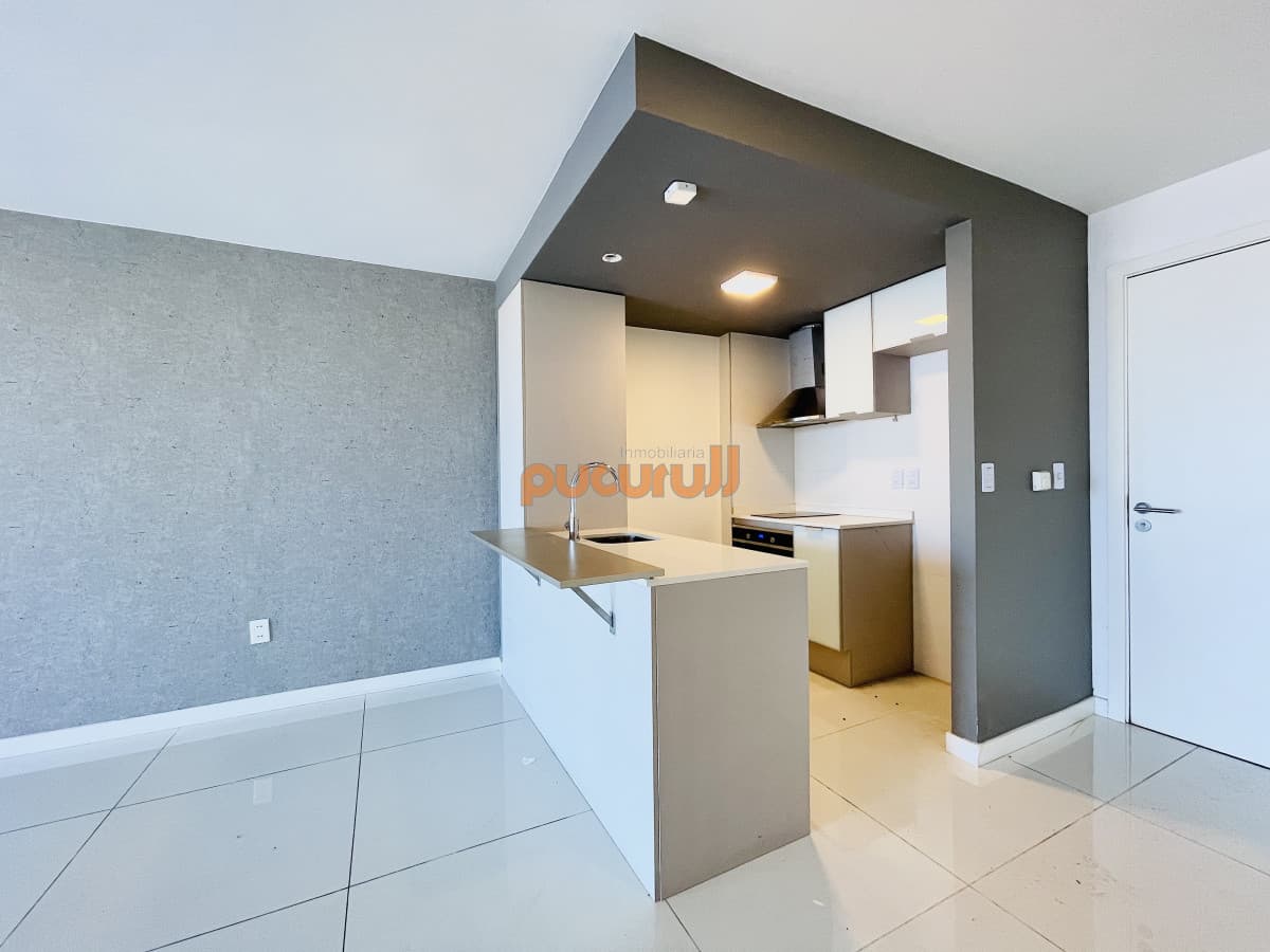 Apartamento de 1 Dormitorio en edificio Artower, Sin Muebles, Punta del Este