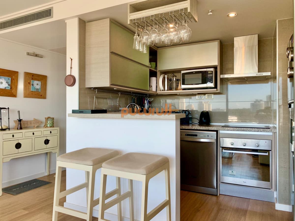 Excelente Apartamento de 2 Dormitorios en Venta y Alquiler - Playa Mansa, Punta del Este