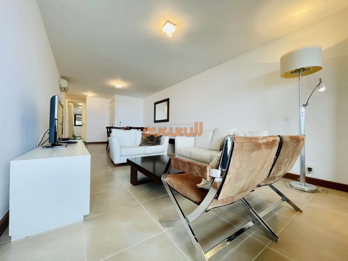 Alquiler temporario de apartamento de dos dormitorios con Parrillero de uso exclusivo en complejo privado de Punta Ballena