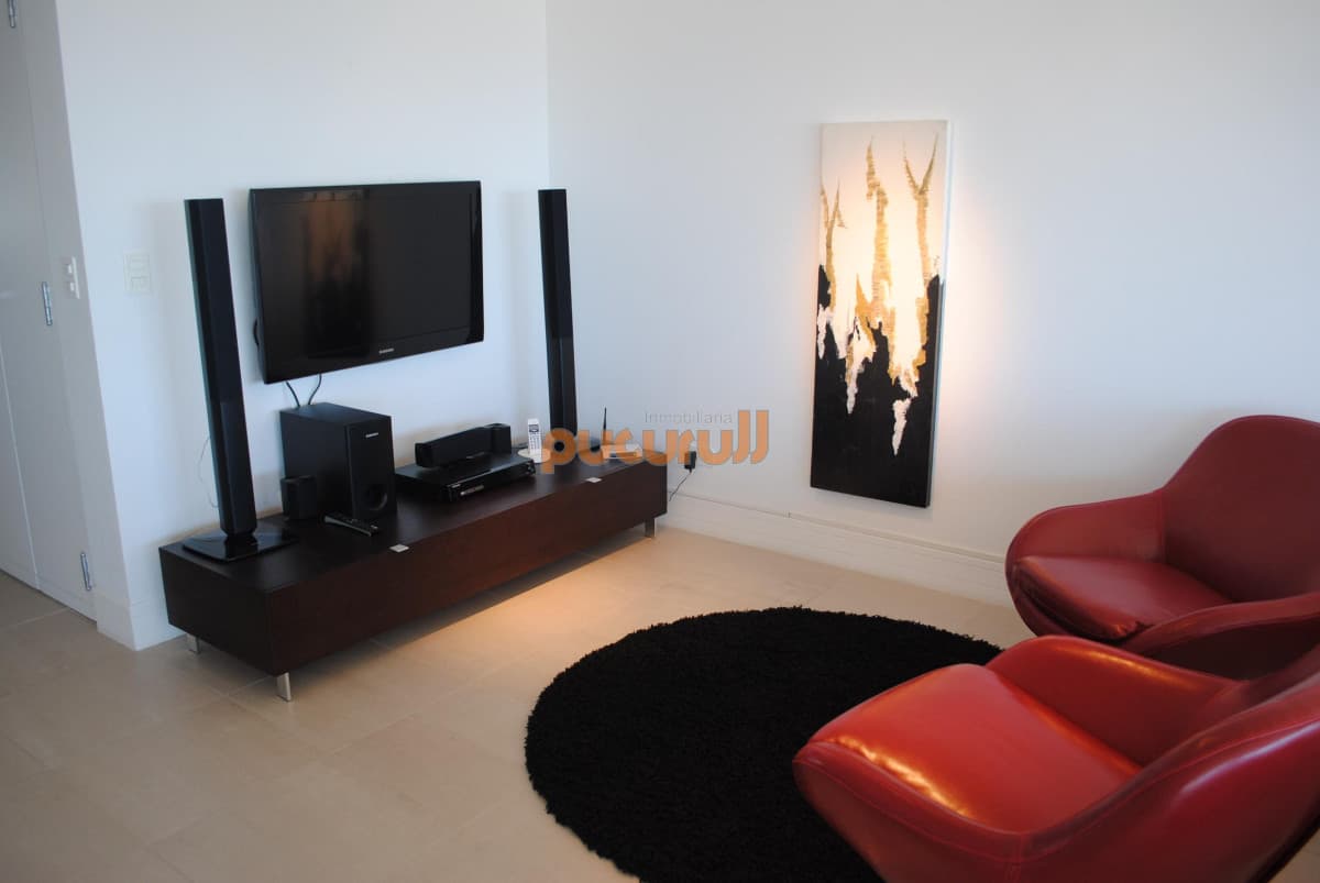 Alquiler temporario de apartamento esquinero piso alto en Torre Le Parc, Playa Brava