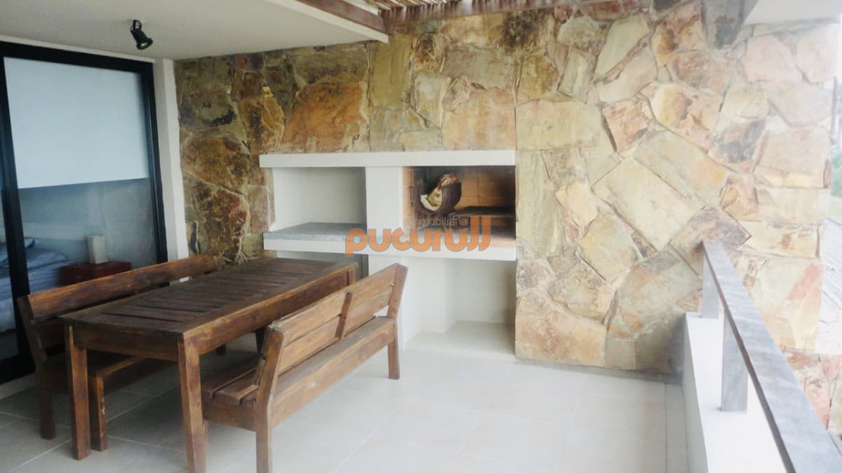 Venta de apartamento de dos dormitorios con dos baños en maravilloso complejo de Punta Ballena