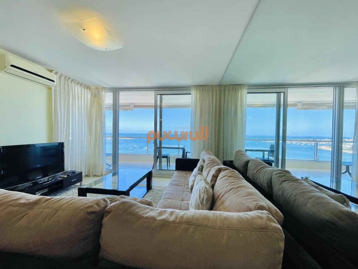 Excelente Apartamento de 2 Dormitorios con Vista al Mar, Playa Mansa