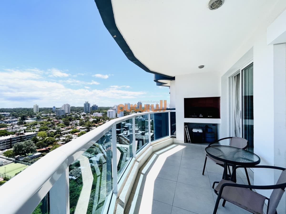 Moderno Apartamento de 2 Dormitorios en Venta, Playa Mansa