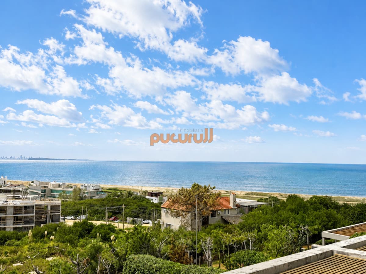 Venta de hermoso departamento de 2 dormitorios más parrillero en Punta Ballena