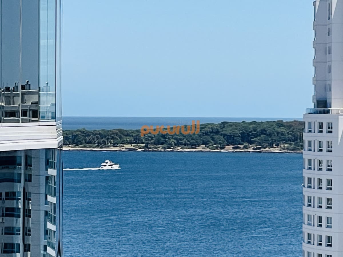 Moderno Apartamento de 2 Dormitorios en Venta, Playa Mansa