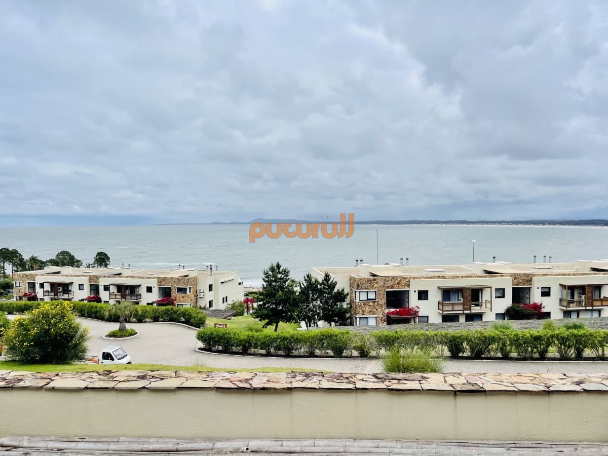 Alquiler temporario de apartamento de dos dormitorios con Parrillero de uso exclusivo en complejo privado de Punta Ballena
