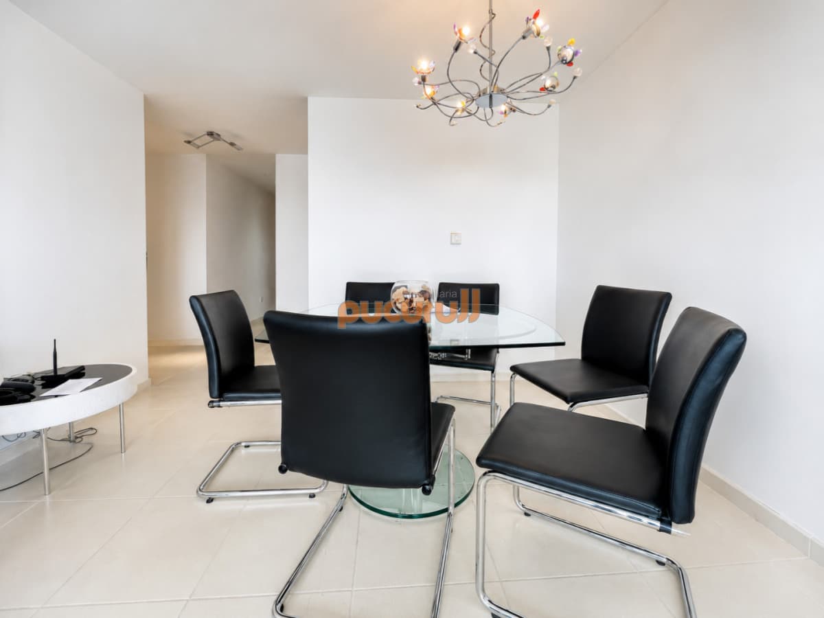 Apartamento de 2 Dormitorios a metros del mar y torre moderna, playa Mansa, Punta del Este