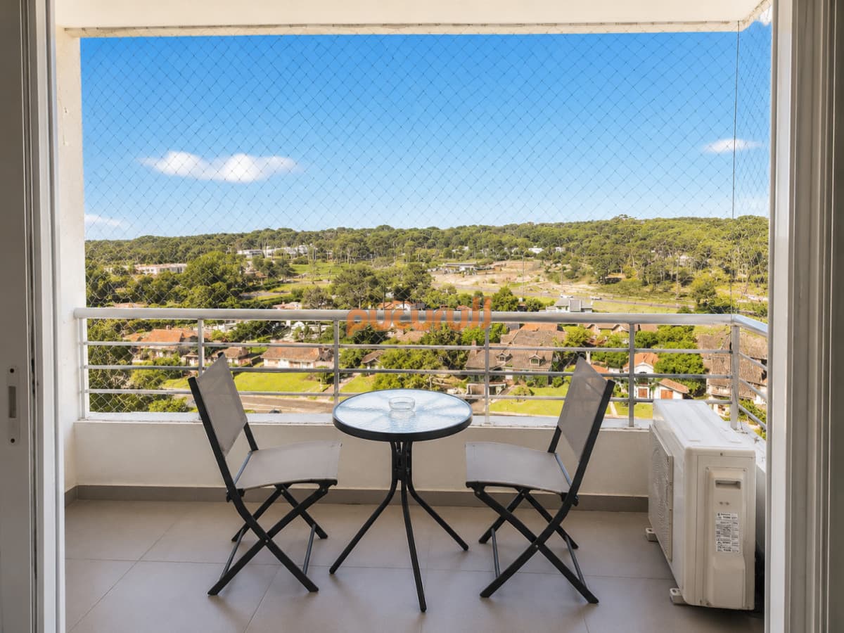 Apartamento de 2 Dormitorios en piso alto con excelentes amenities, a metros de Playa Mansa, Punta del Este