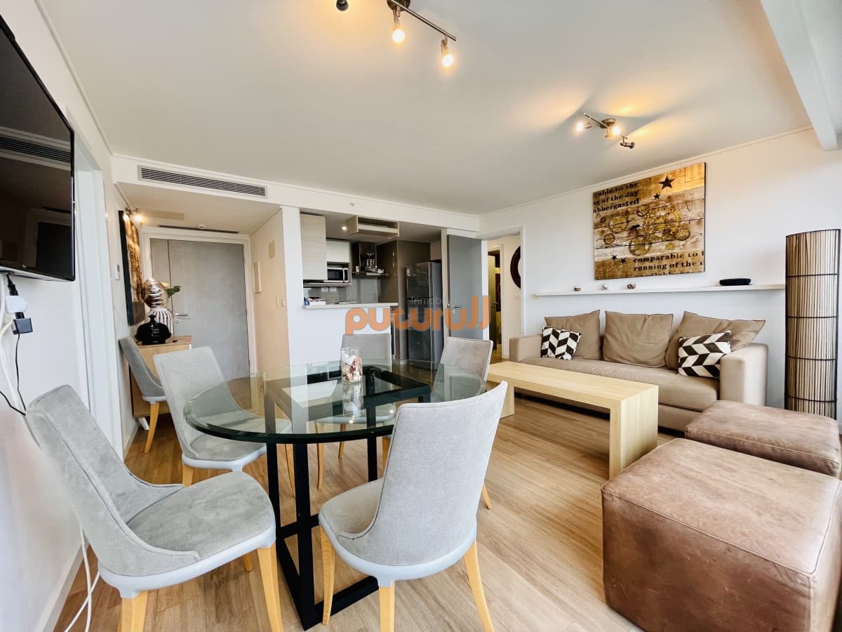 Excelente Apartamento de 2 Dormitorios en Venta y Alquiler - Playa Mansa, Punta del Este