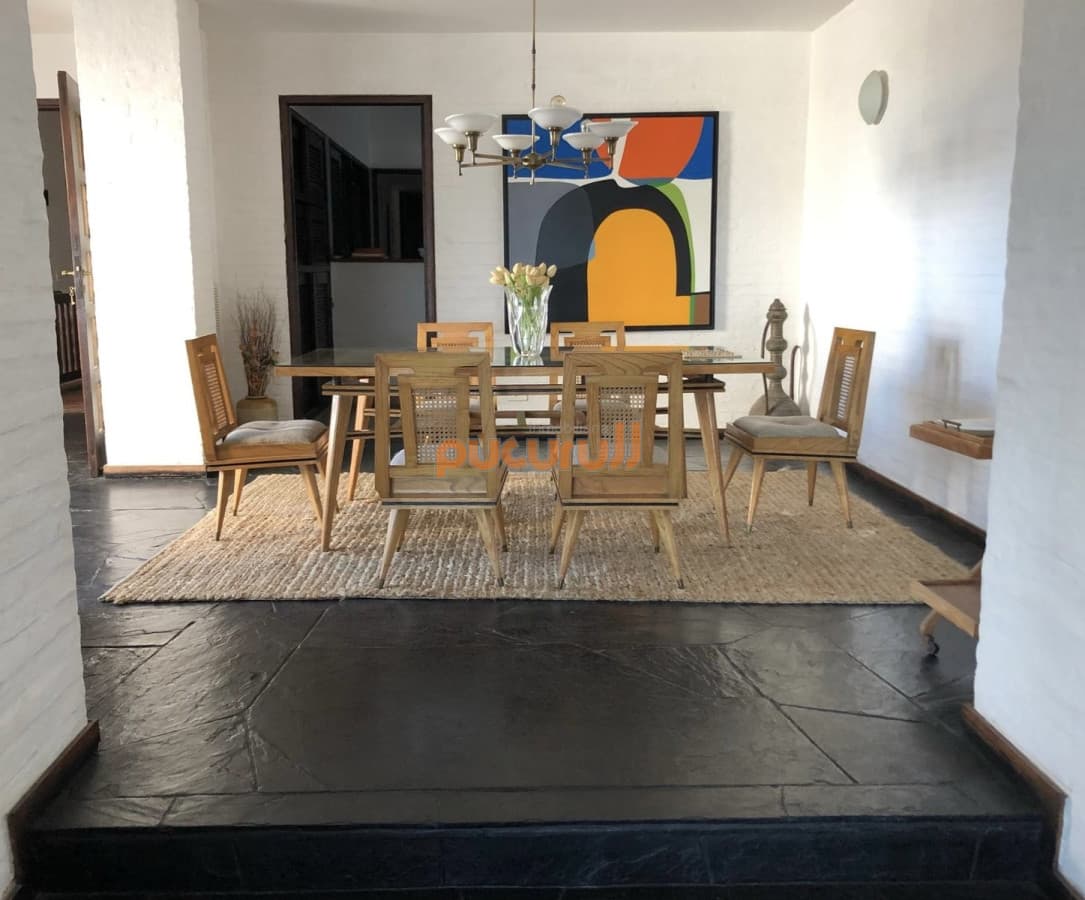Gran Casa en Venta sobre el Mar de 5 Dormitorios y Dependencia en Península, Punta del Este