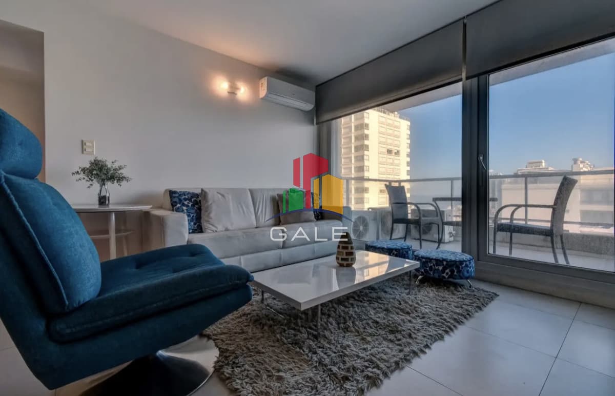 Apartamento Céntrico de 2 Dormitorios con Vista al Mar, en el corazón de la Península de Punta del Este  -