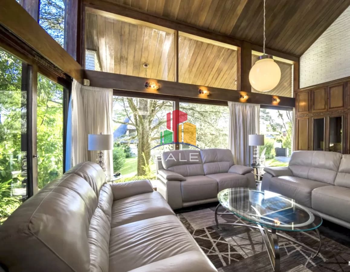 Gale Propiedades & Escribanía Casa ID.3296 - Excelente Casa de 4 Dormitorios en Playa Mansa, Ideal para vivir todo el año