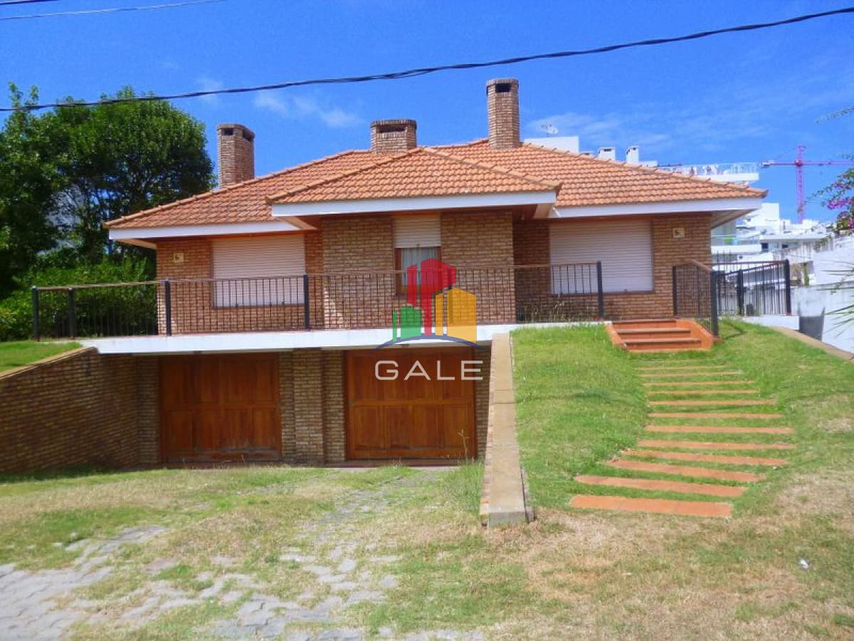 Gale Propiedades & Escribanía Casa ID.2909 - Gran casa de 4 Dormitorios en Aidy Grill, Punta del Este