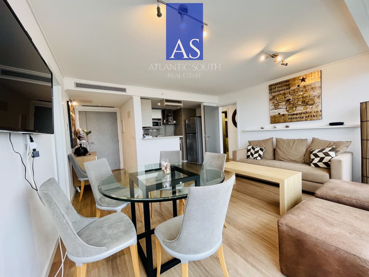 Torre de categoría Apartamento de 2 Dormitorios piscina interior garage Playa Mansa, Punta del Este