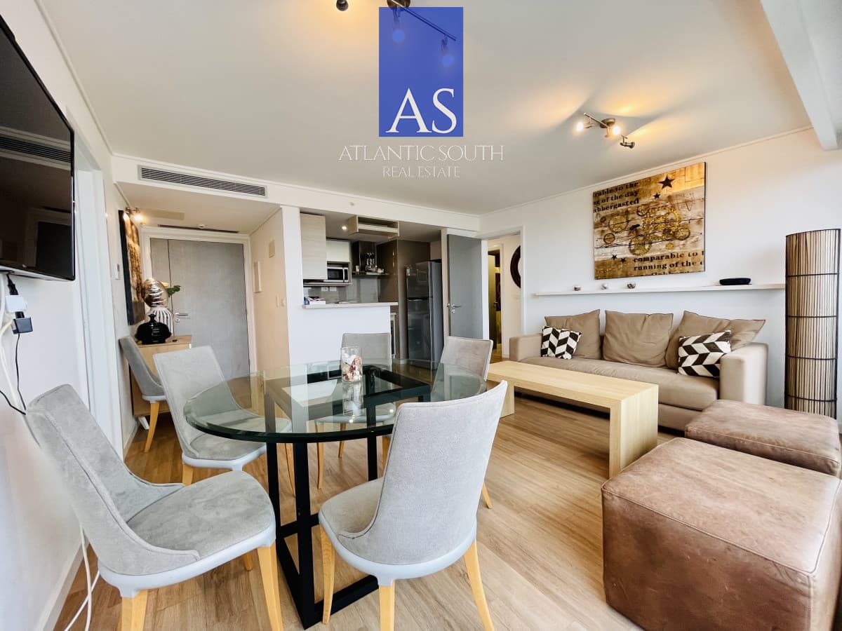 Torre de categoría Apartamento de 2 Dormitorios piscina interior garage Playa Mansa, Punta del Este