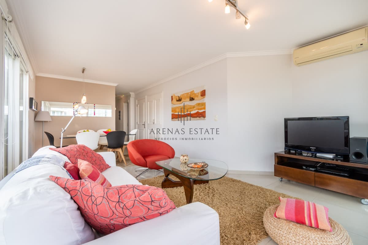 Moderno Apartamento de 3 Dormitorios a Pocas Cuadras del Mar En Venta, Playa Brava