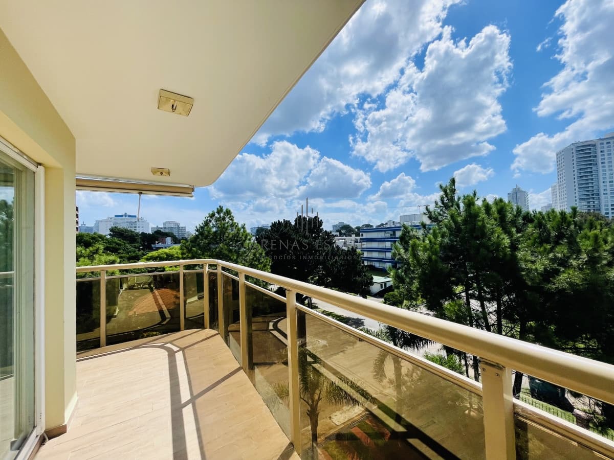Apartamento de 2 Dormitorios en Aidy Grill a Pocos Metros de Playa Brava