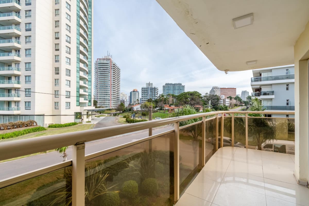 Moderno Apartamento de 3 Dormitorios a Pocas Cuadras del Mar En Venta, Playa Brava