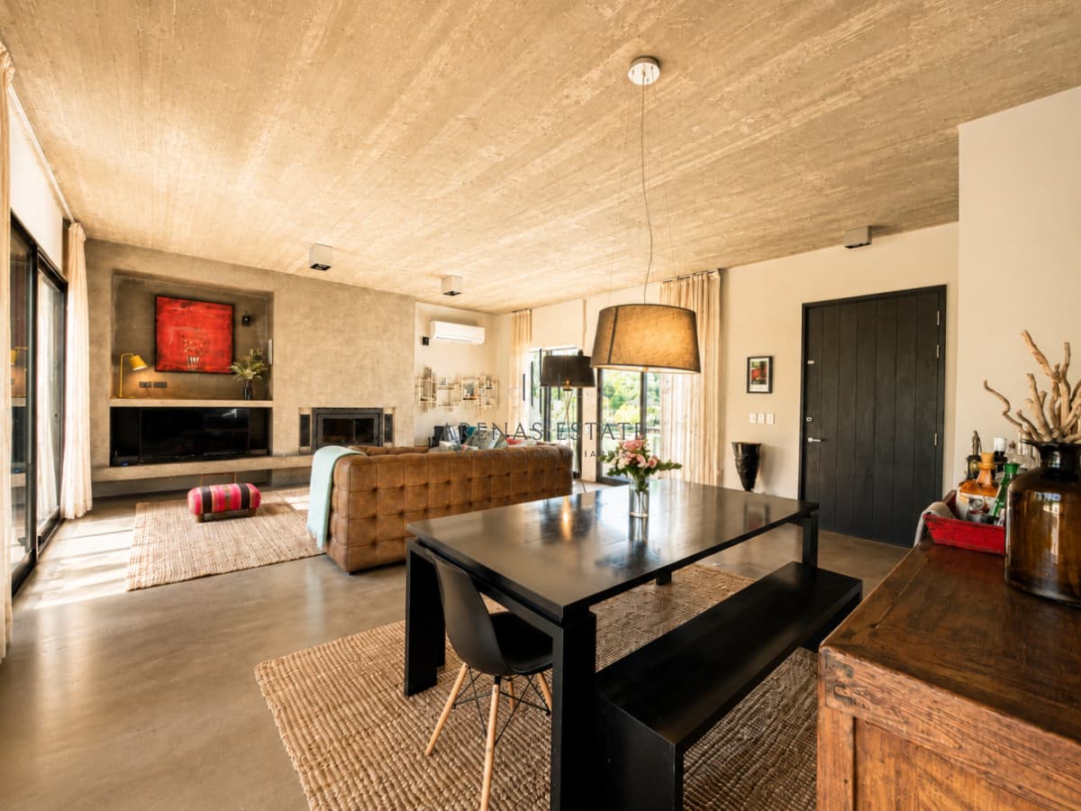 Excelente Casa Minimalista en Barrio Privado, La Arbolada
