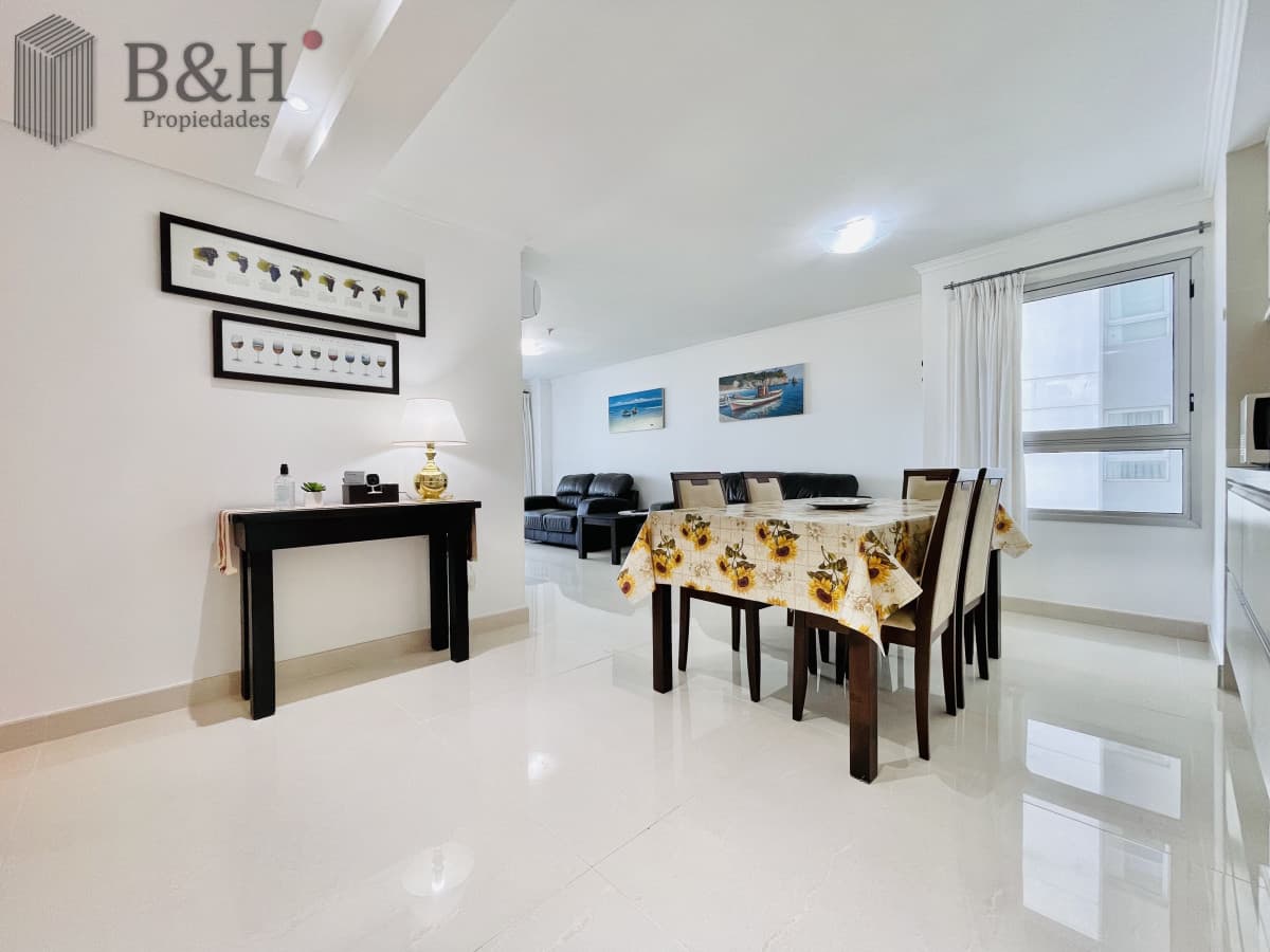 Apartamento de 2 Dormitorios con Parrillero propio, Playa Mansa Punta del Este