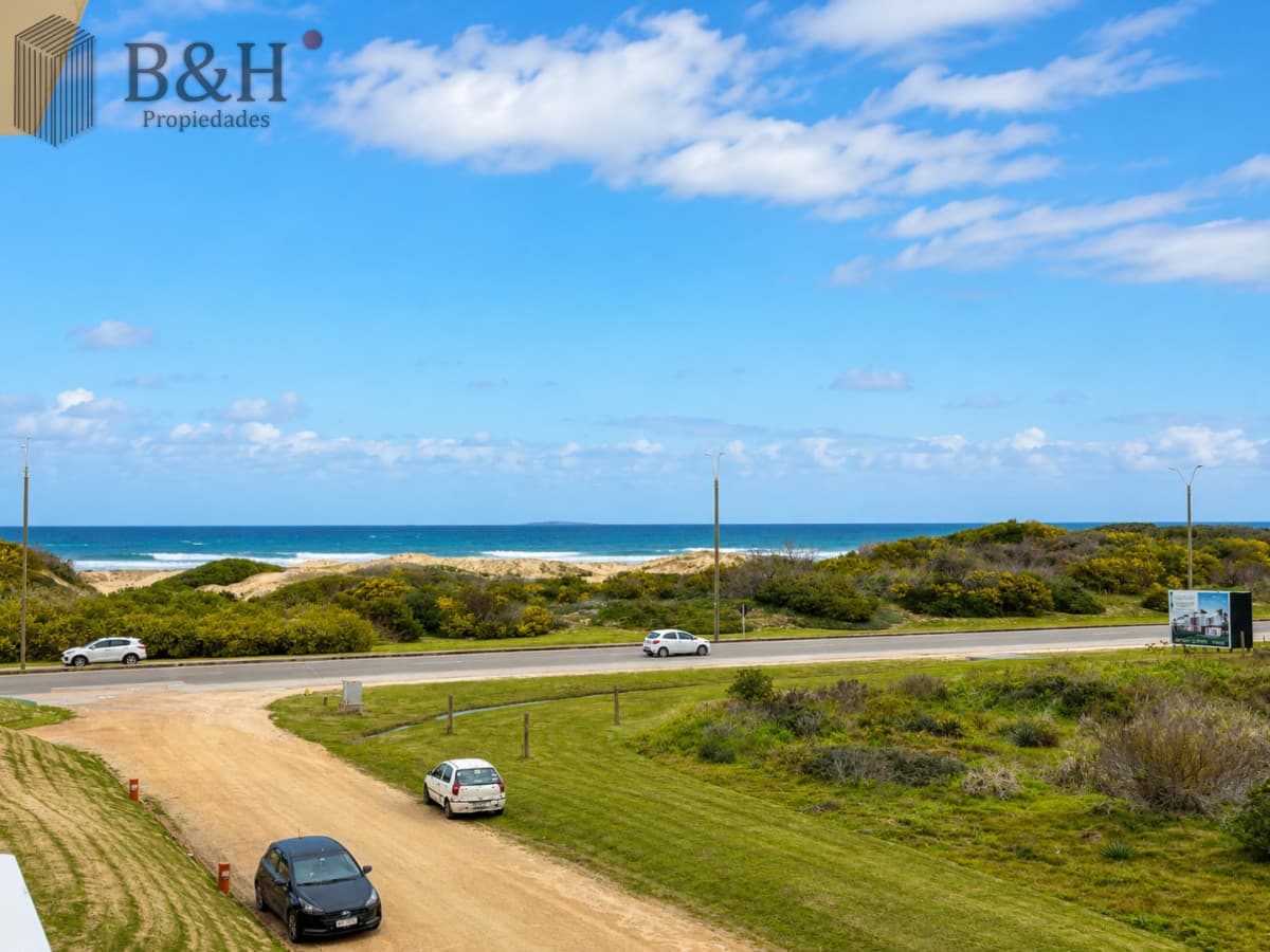 Exclusivo Apartamento Frente al Mar en Playa Brava, 4 Dormitorios