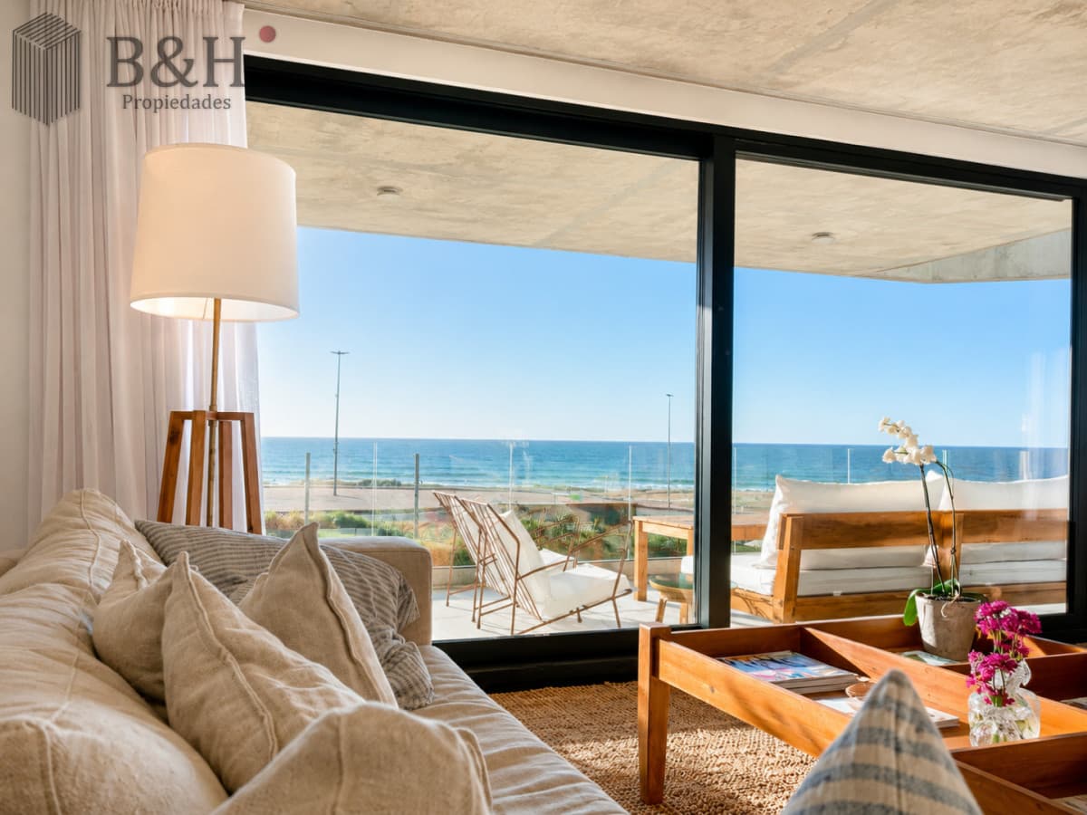 Exclusividad frente al mar en Aldeana, Manantiales. 4 suites en gran metraje