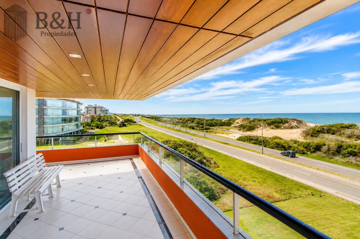 Penthouse frente al mar en Playa Brava, 4 Dormitorios, Barbacoa y Jacuzzi
