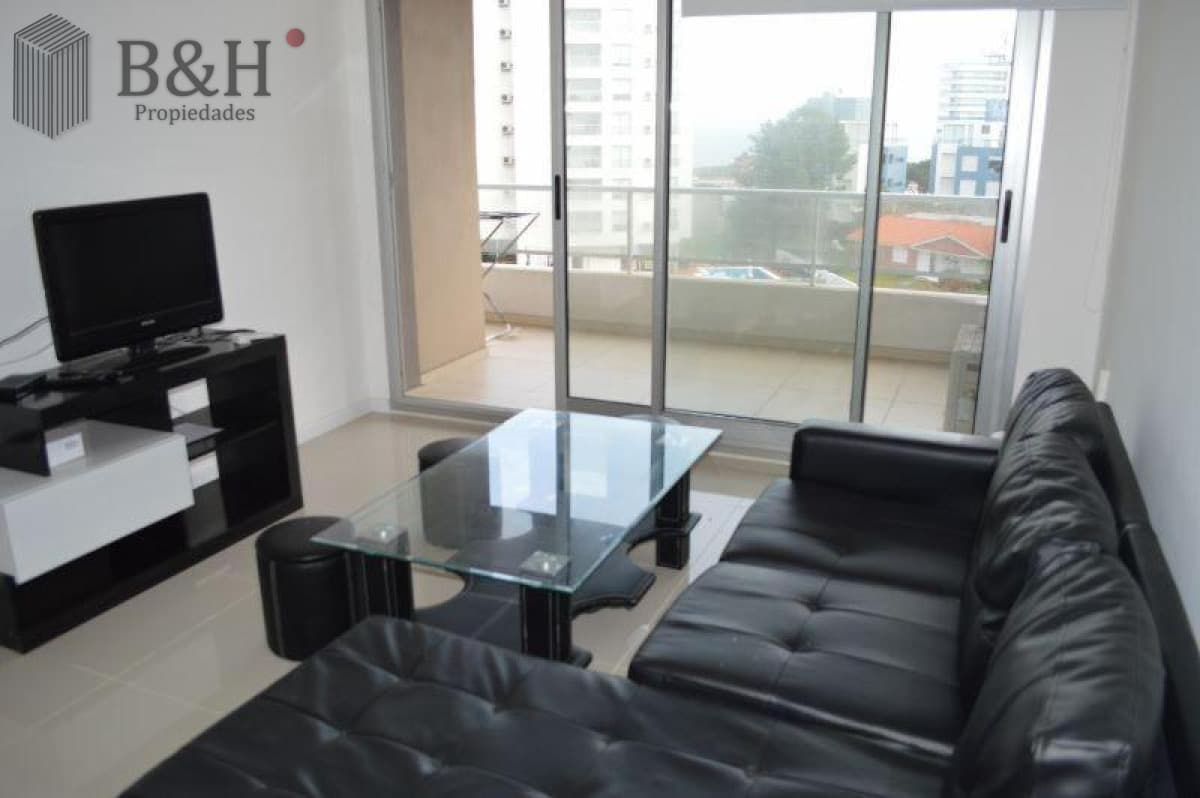 Muy Buen Apartamento de 2 Dormitorios en Aidy Grill, Punta del Este