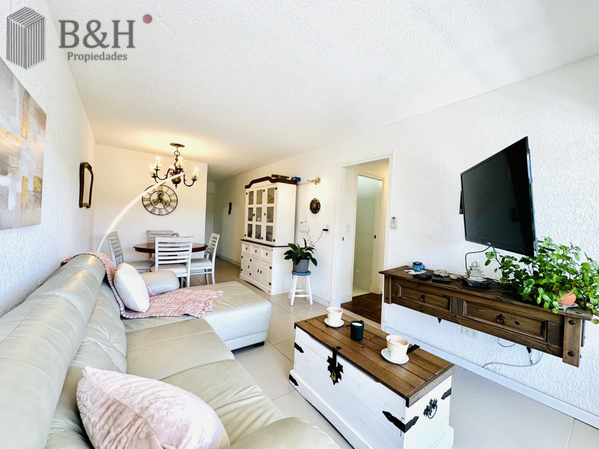Apartamento en alquiler de 2 dormitorios con 2 baños sobre Roosevelt, Punta del Este