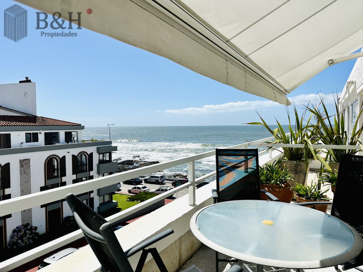 Alquiler y venta de apartamento con vista al Mar en Península de 3 dormitorios mas dependencia