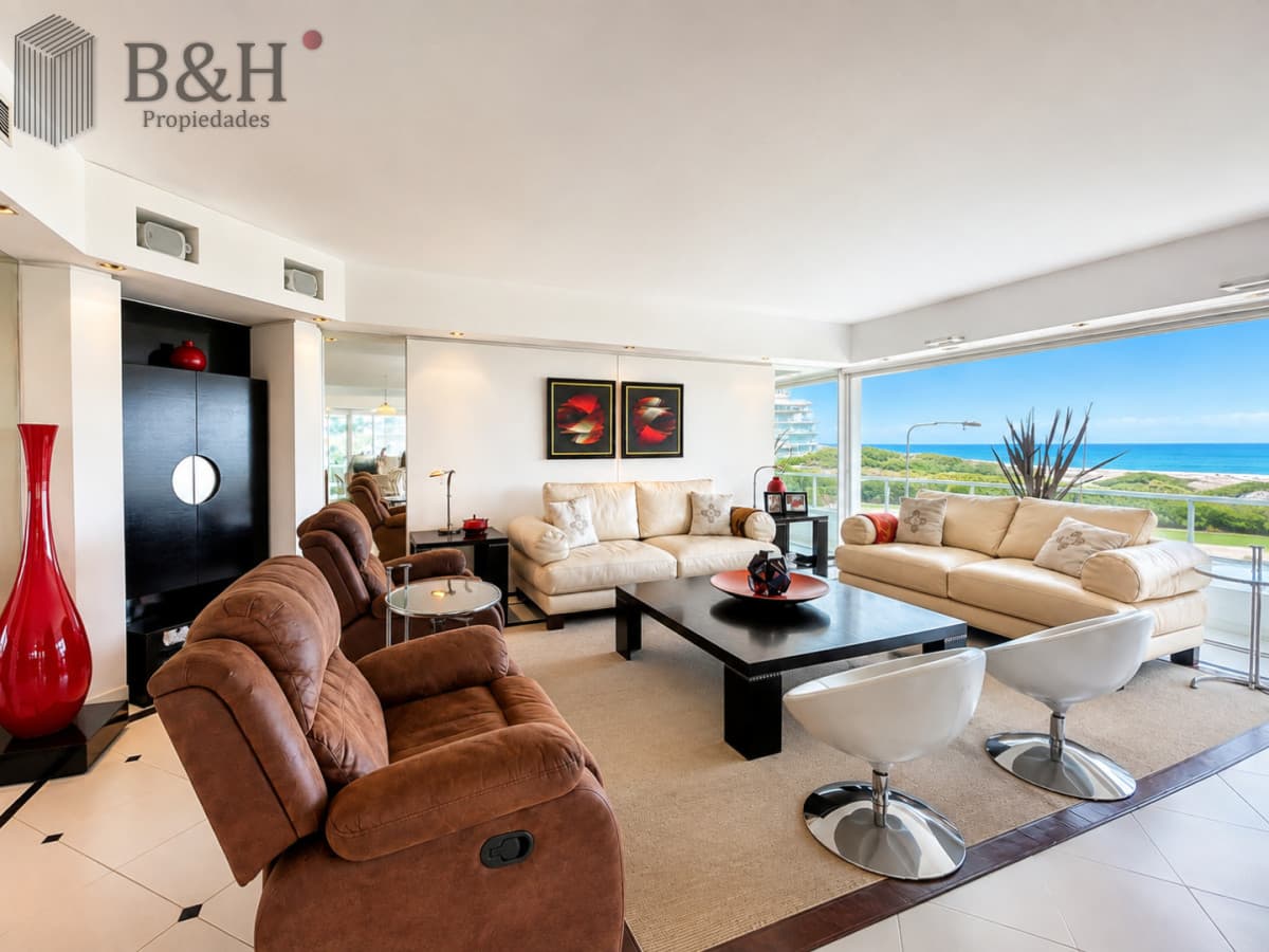 Exclusivo Apartamento Frente al Mar en Playa Brava, 4 Dormitorios
