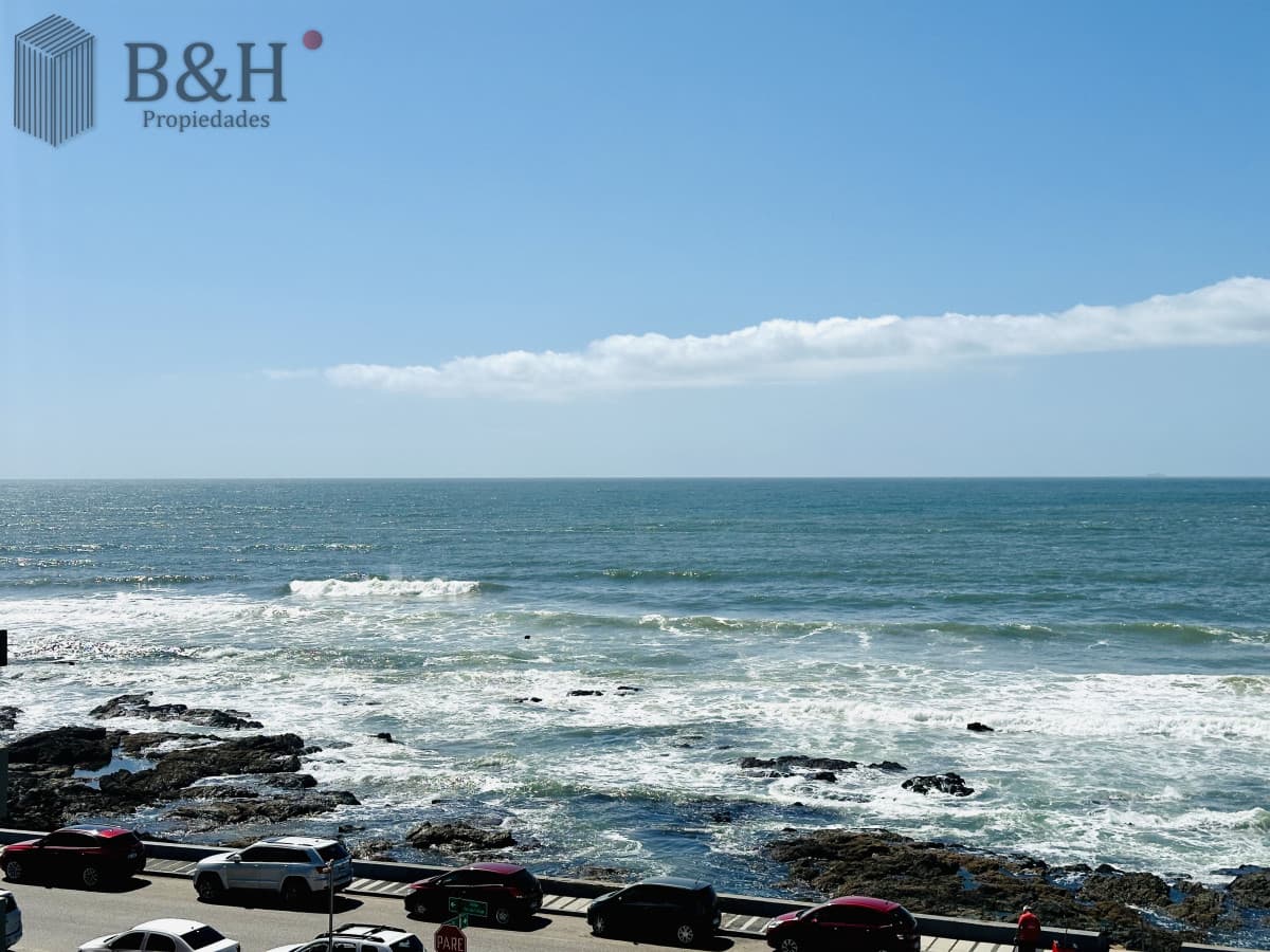 Alquiler y venta de apartamento con vista al Mar en Península de 3 dormitorios mas dependencia