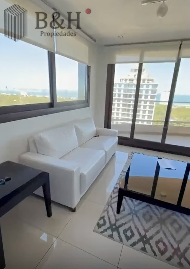 Apartamento moderno de 2 Dormitorios en Alquiler Anual sobre Roosevelt Punta del Este