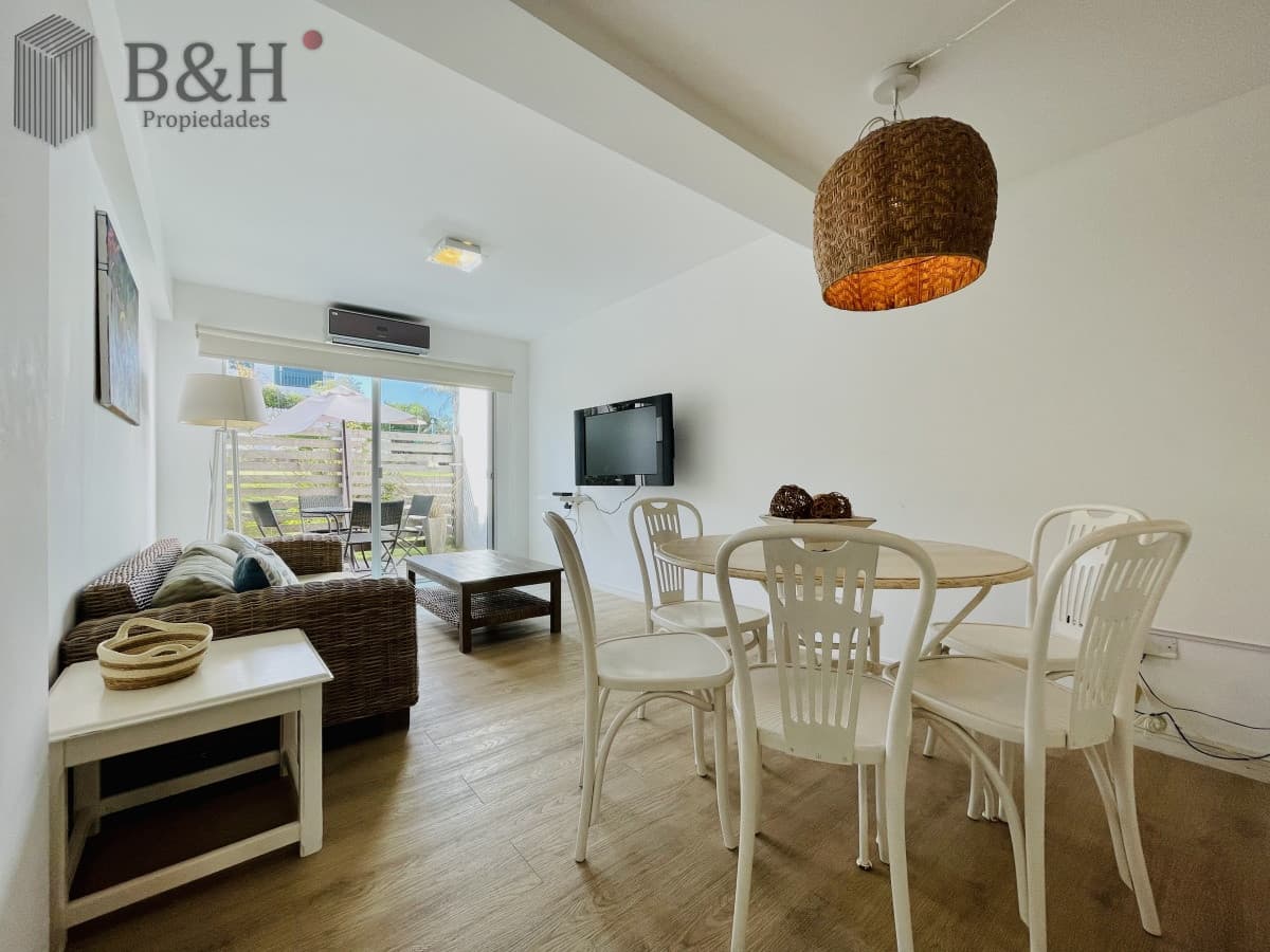 Apartamento de 2 Dormitorios en Montoya, La Barra