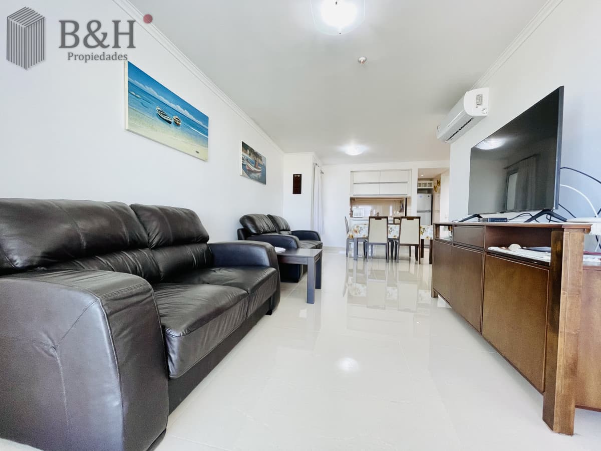 Apartamento de 2 Dormitorios con Parrillero propio, Playa Mansa Punta del Este