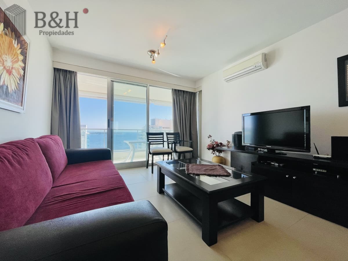 Apartamento con Vista al Mar de 2 Dormitorios a Una Cuadra de la Playa, Punta del Este