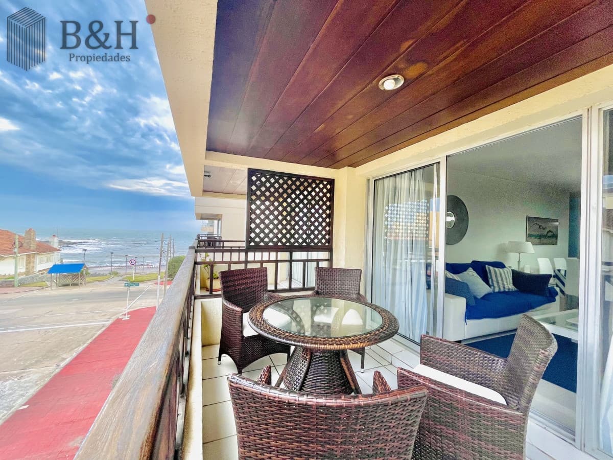 Apartamento de 2 Dormitorios en Península a Pocos Metros de Playa Brava