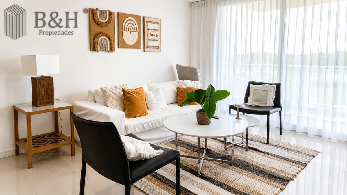Apartamento de 3 Dormitorios en Primera Línea del Mar, Playa Brava Punta del Este