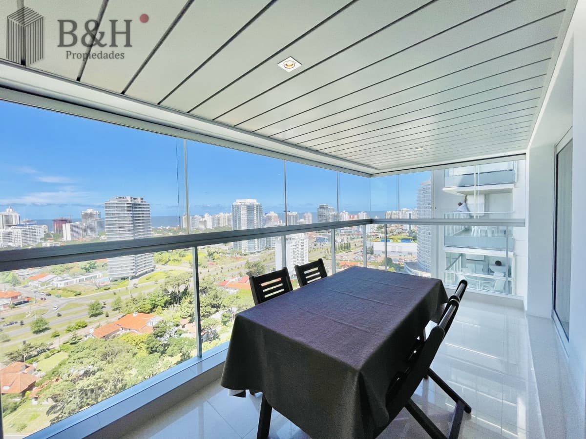 Apartamento de 2 Dormitorios con Parrillero propio, Playa Mansa Punta del Este