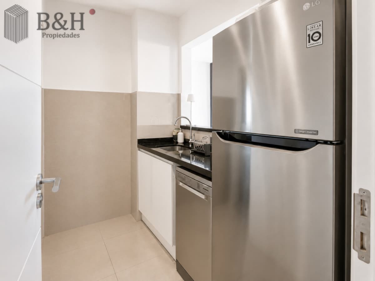 Apartamento de 3 Dormitorios en Primera Línea del Mar, Playa Brava Punta del Este