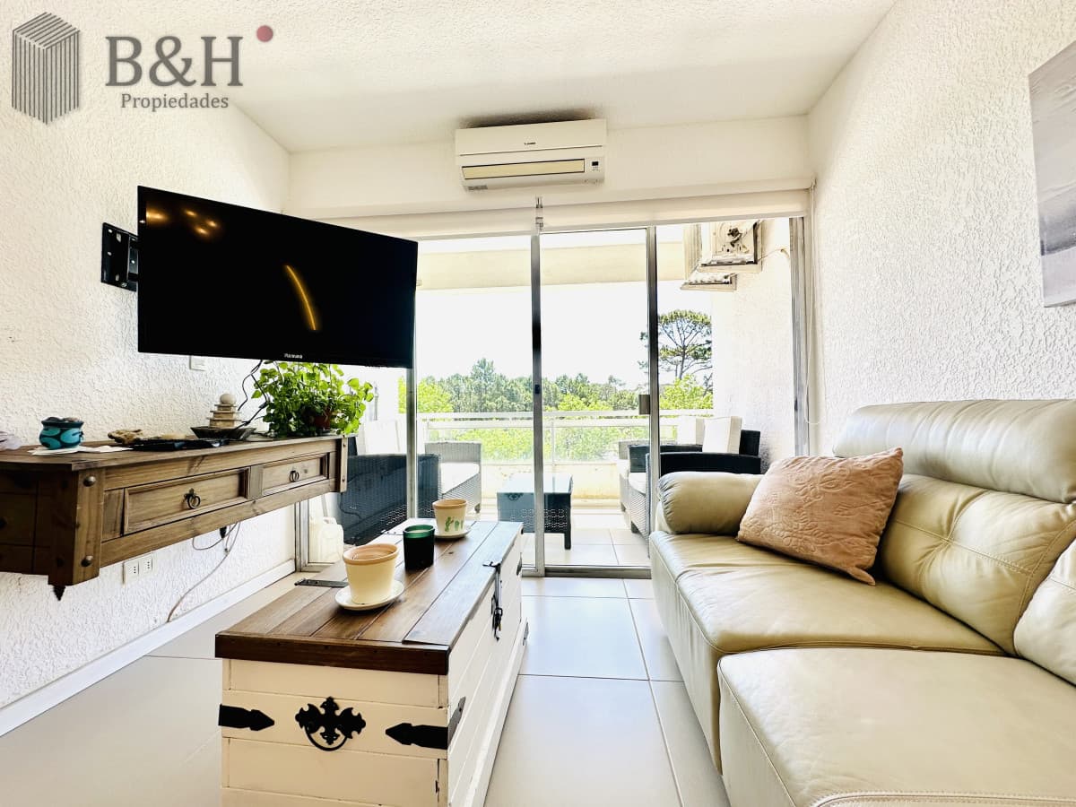 Apartamento en alquiler de 2 dormitorios con 2 baños sobre Roosevelt, Punta del Este