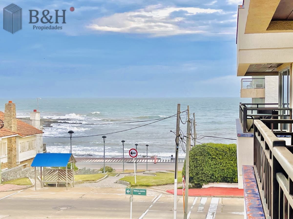 Apartamento de 2 Dormitorios en Península a Pocos Metros de Playa Brava