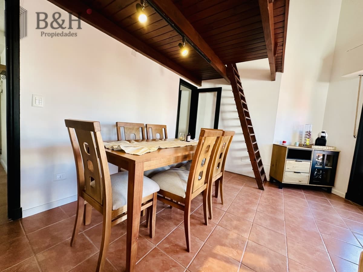 Casa estilo apartamento reciclada a nuevo en la mejor ubicación a pasos de la playa, Península, Brava y Mansa, Punta del Este
