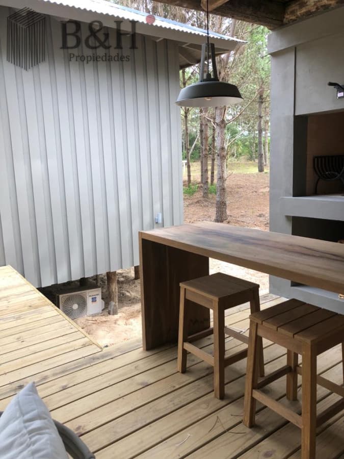 Venta y alquiler temporario de exclusiva casa de cuatro dormitorios mas dependencia en Barrio Pinar del Faro, Jose Ignacio