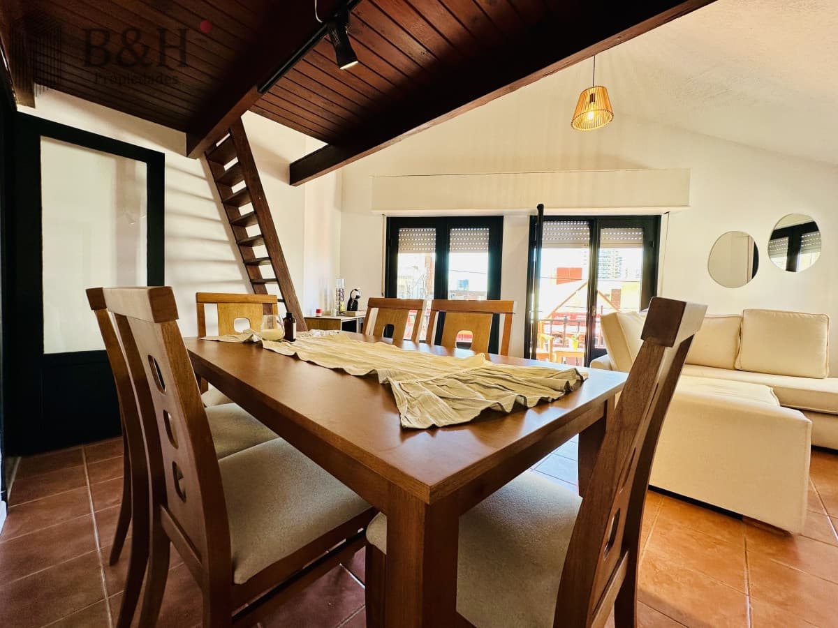 Casa estilo apartamento reciclada a nuevo en la mejor ubicación a pasos de la playa, Península, Brava y Mansa, Punta del Este