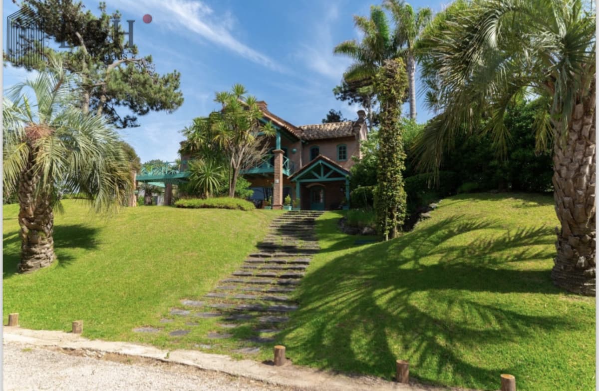 Gran casa en alquiler de temporada 5 dormitorios mas piscina en Montoya