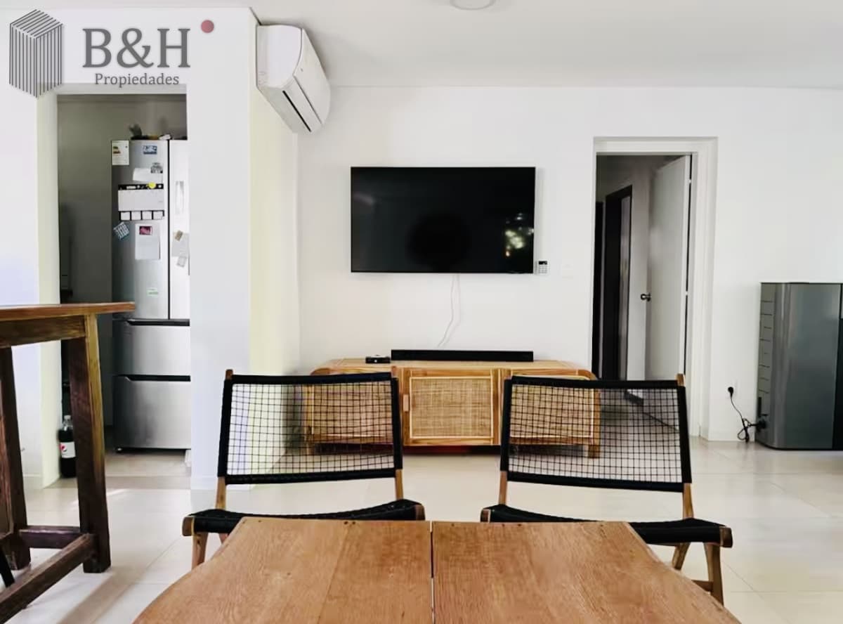 Muy Buena Casa de 3 Dormitorios, Piscina y Parrillero en Playa Mansa, Alquiler de Temporada